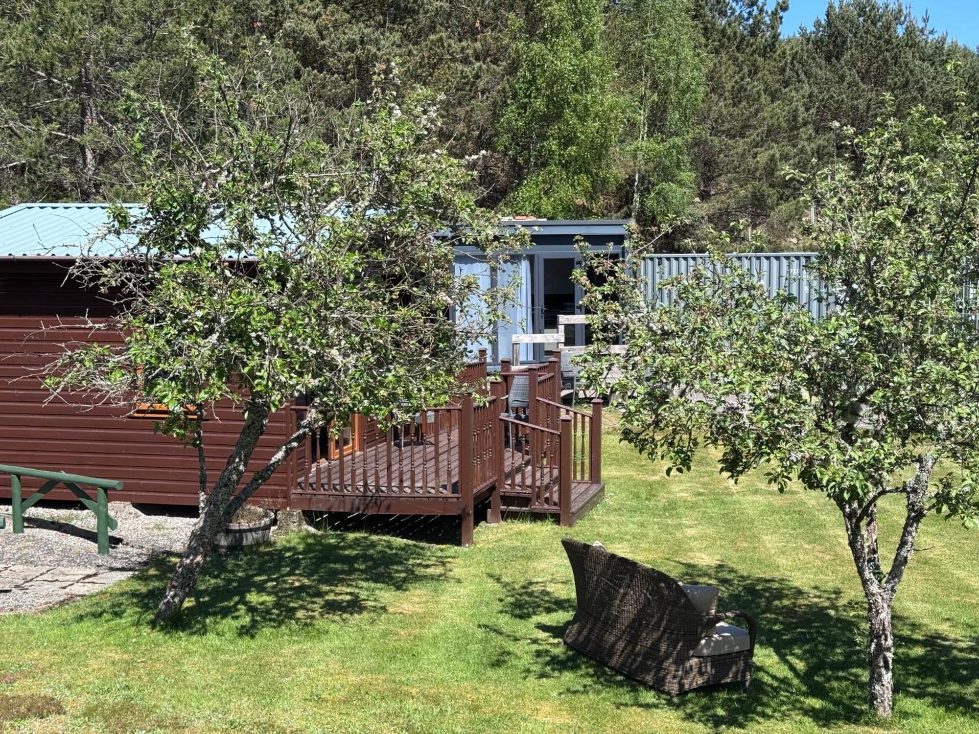 The Garden Room Tiny House Bed And Breakfast Stay Glenmoriston Exterior photo